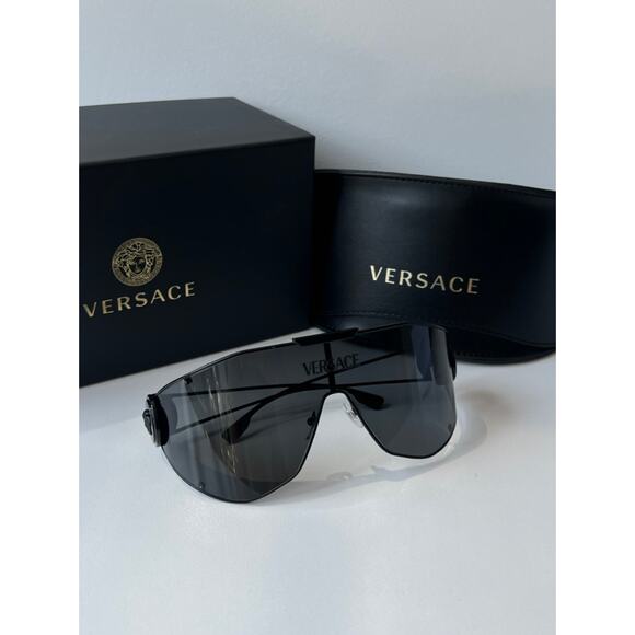 NEW SEASON Versace VE2268 Oversized Shield Sunglasses Black - Picture 10 of 11